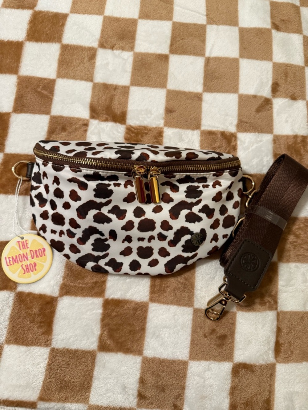 Lemon Drop Shop Leopard Print Crossbody Belt Bag - Brown/white